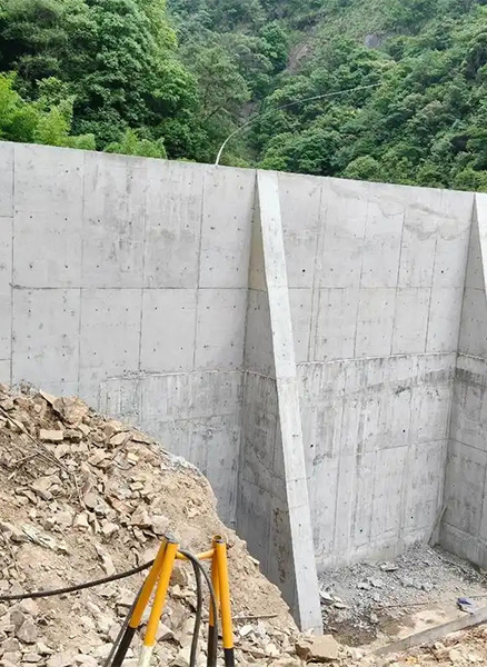 洛阳吉利区重力式挡土墙