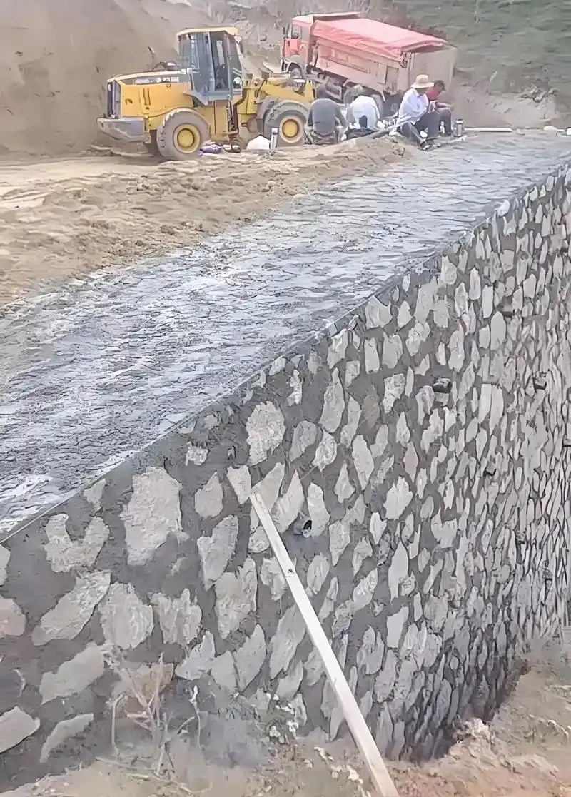 洛阳吉利区边坡加固